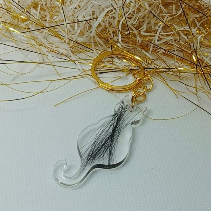 Brelok do kluczy z sierścią kota