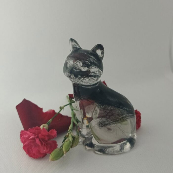 Figurka dużego kota z sierścią