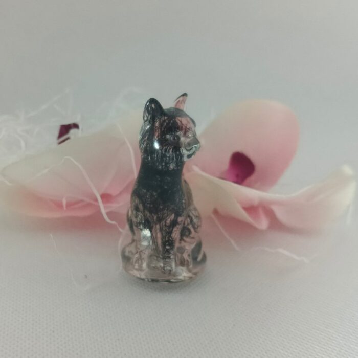 figurka kota z sierścią