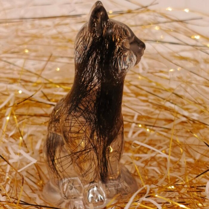 figurka kota z sierścią