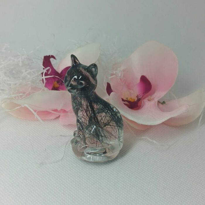 figurka kota z sierścią