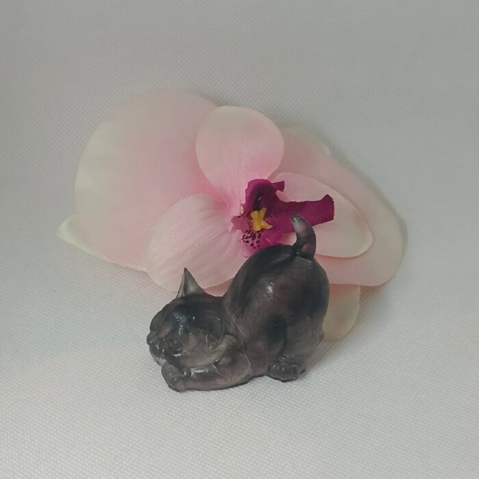 Figurka kotka z sierścią pupila